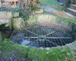 cerney wick lock overflow in water - T&S Canal